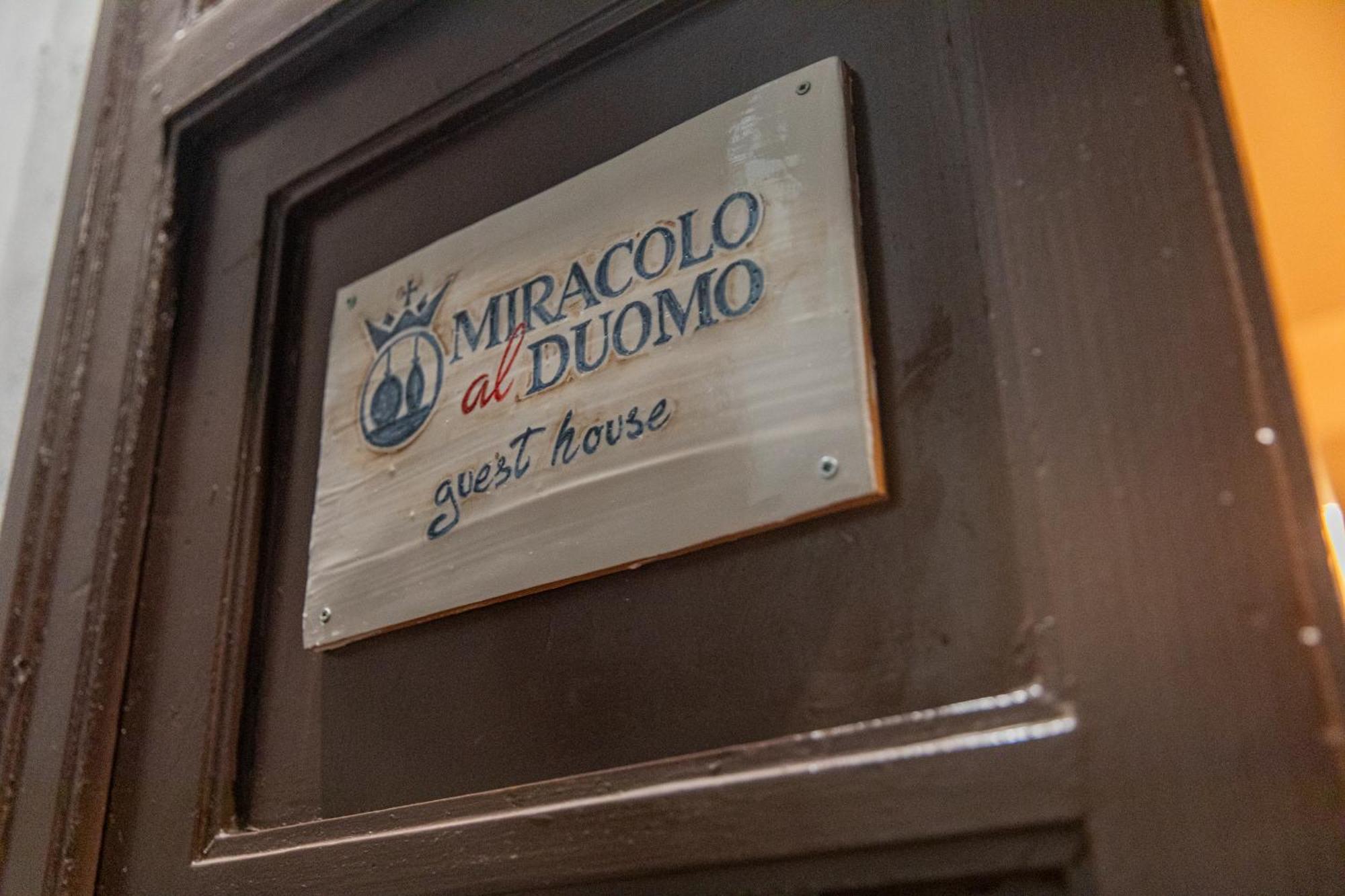 Miracolo Al Duomo Smart Accomodations Naples Luaran gambar